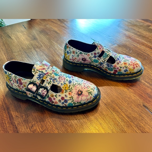 Dr. Martens 8065 Wanderlust Double strap Floral Mary Janes - Picture 4 of 16